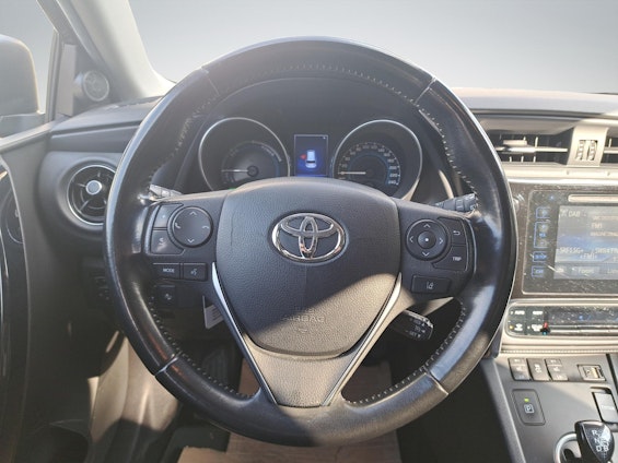 Vehicle image 9