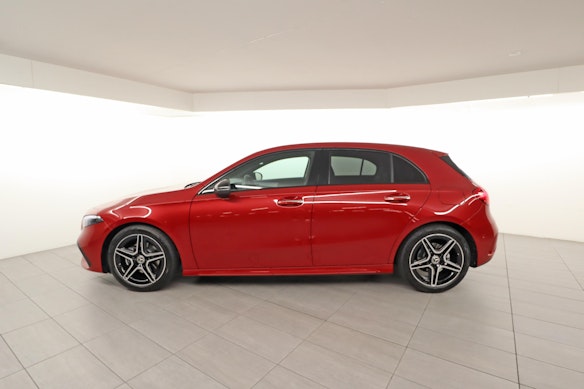 MERCEDES-BENZ A 180 AMG Line 2