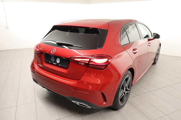 MERCEDES-BENZ A 180 AMG Line 3