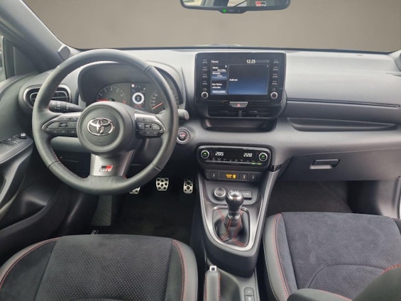 Vehicle image 9 Vehicle image 9