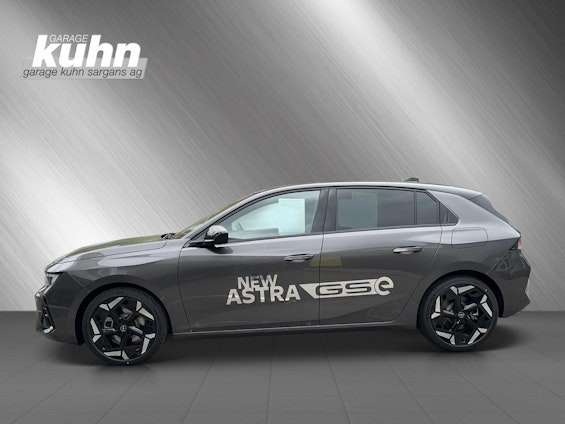 First vehicle image
