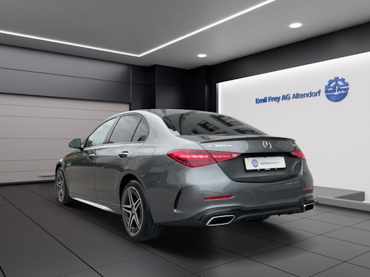 MERCEDES-BENZ C 300 de AMG Line 4matic 3