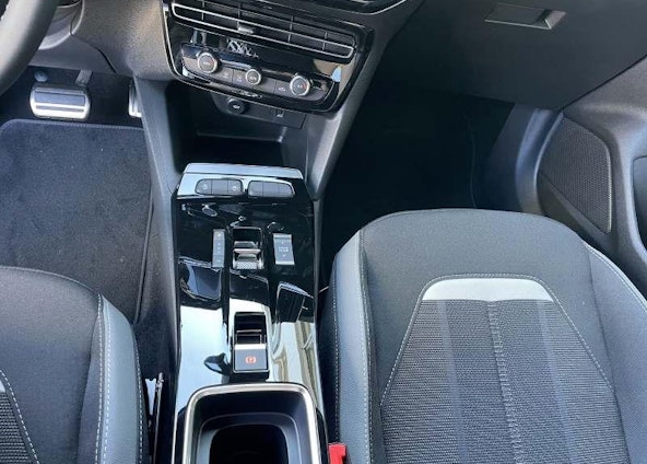 Vehicle image 10 Vehicle image 10