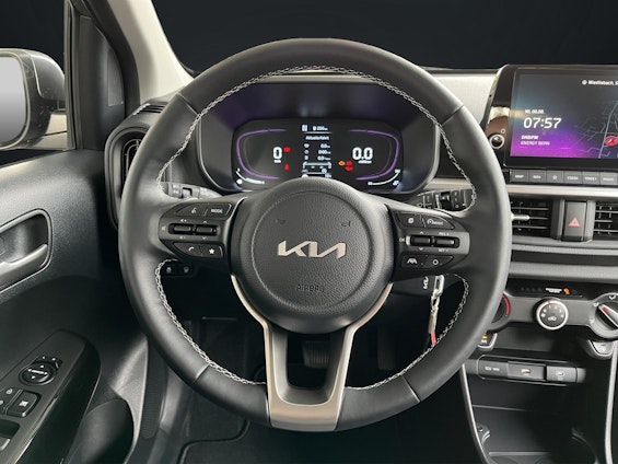 Vehicle image 9 Vehicle image 9