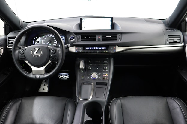 Vehicle image 8