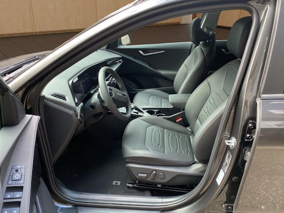 Vehicle image 6 Vehicle image 6