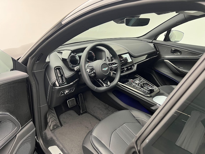 Vehicle image ASTON MARTIN DBX