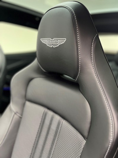 Vehicle image ASTON MARTIN DBX