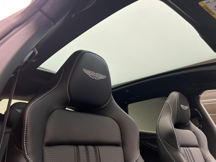 Vehicle image ASTON MARTIN DBX