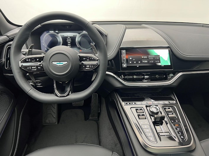 Vehicle image ASTON MARTIN DBX