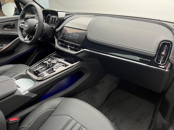 Vehicle image ASTON MARTIN DBX