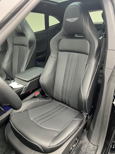 Vehicle image ASTON MARTIN DBX