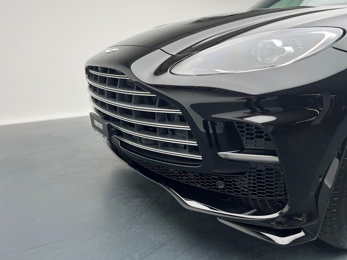 Vehicle image ASTON MARTIN DBX