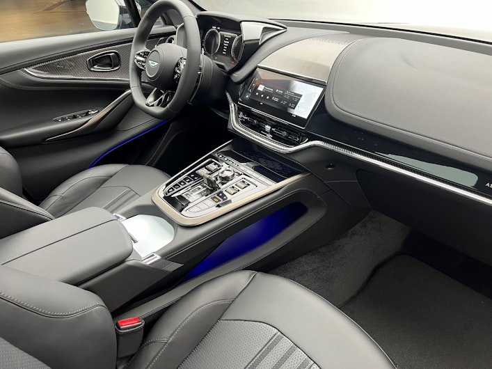 Vehicle image ASTON MARTIN DBX