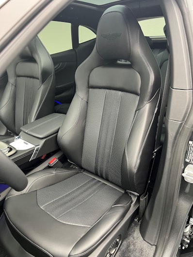 Vehicle image ASTON MARTIN DBX