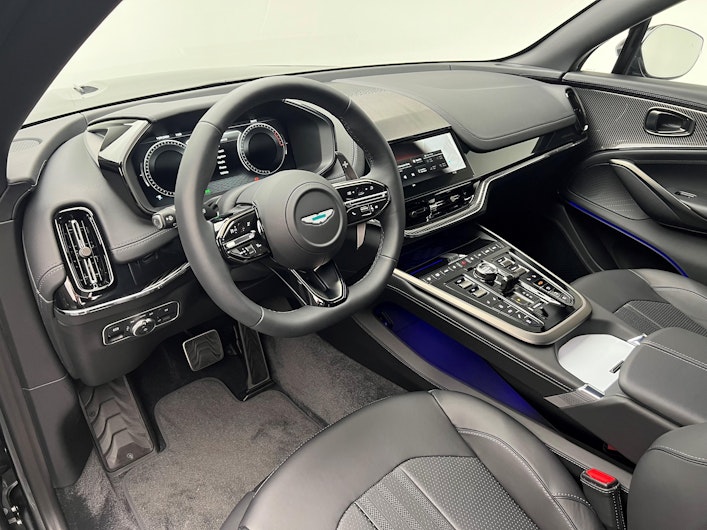 Vehicle image ASTON MARTIN DBX