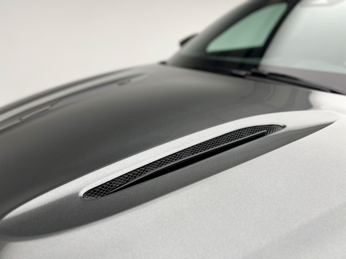 Vehicle image ASTON MARTIN DBX