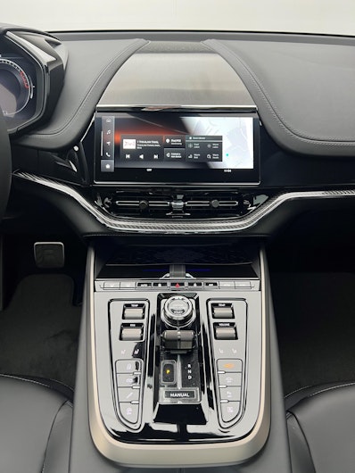 Vehicle image ASTON MARTIN DBX