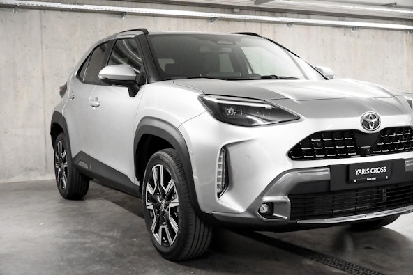 Vehicle image 10
