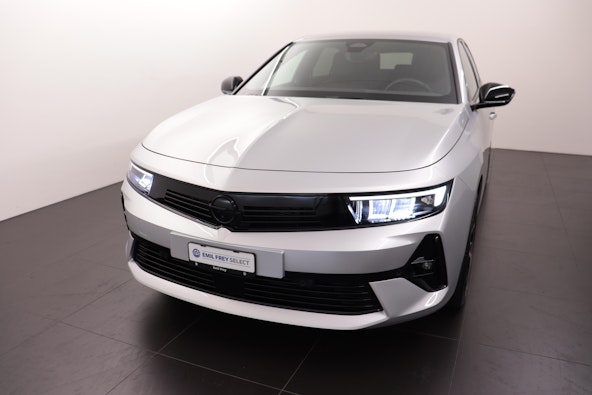 First vehicle image