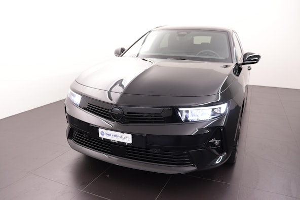 First vehicle image