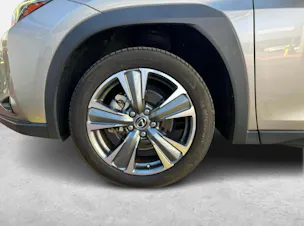 Lexus UX 300e Excellence / ab 1.99% Leasing bei Abschluss einer Protect Autoversicherung