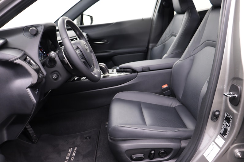 Vehicle image LEXUS UX