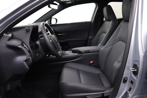 LEXUS UX 250h F-Line 2