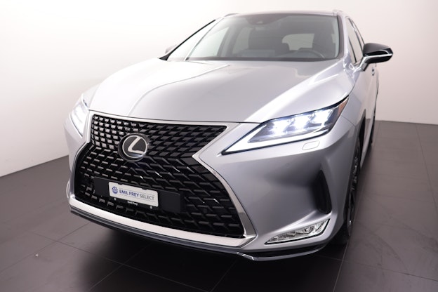 First vehicle image