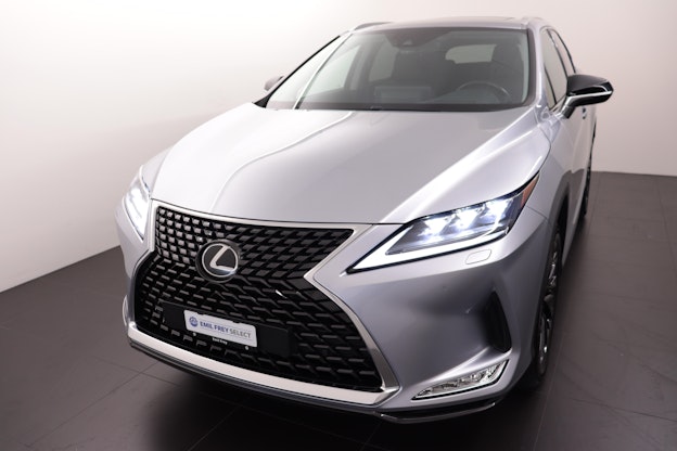 First vehicle image