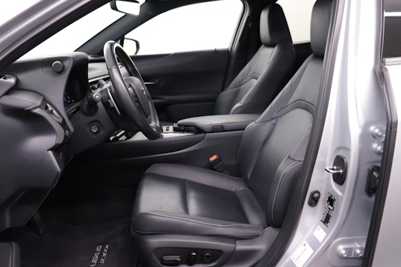 LEXUS UX 300e Excellence 2