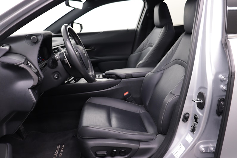 Vehicle image LEXUS UX