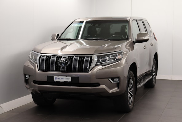 First vehicle image