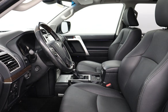TOYOTA Land Cruiser 2.8 D 177 Premium 2