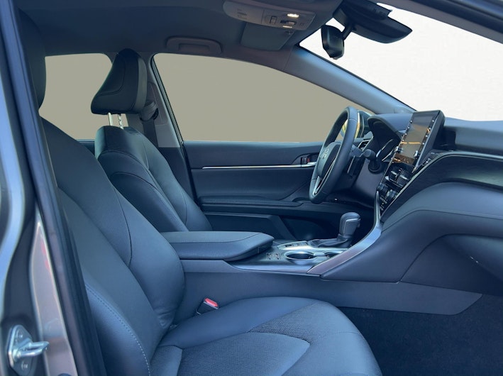 Vehicle image TOYOTA CAMRY