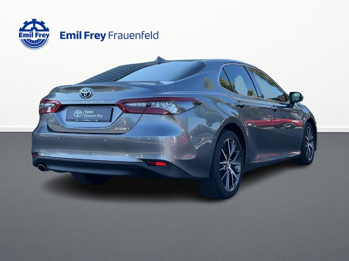 Vehicle image TOYOTA CAMRY