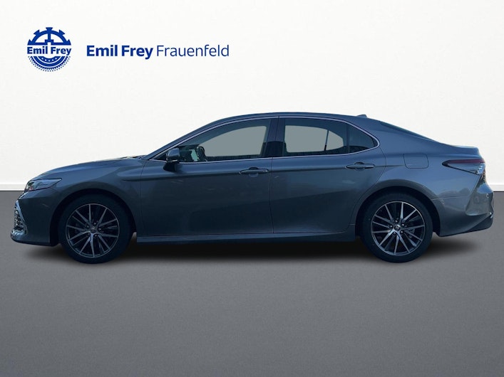 Vehicle image TOYOTA CAMRY