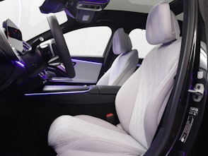 Vehicle image MERCEDES-BENZ E 220 d AMG Line 4matic