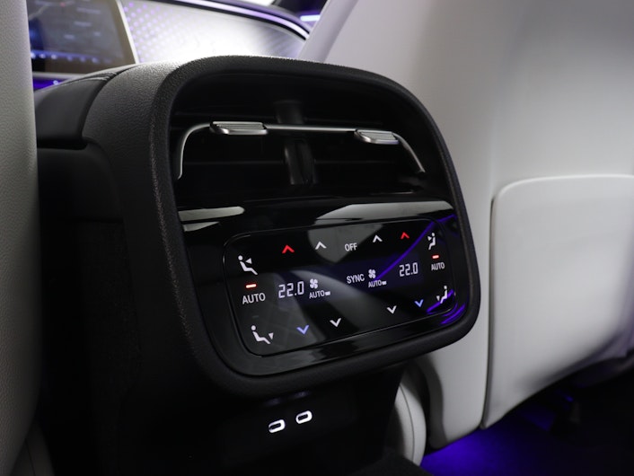 Vehicle image MERCEDES-BENZ E 220