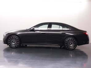 Vehicle image MERCEDES-BENZ E 220 d AMG Line 4matic