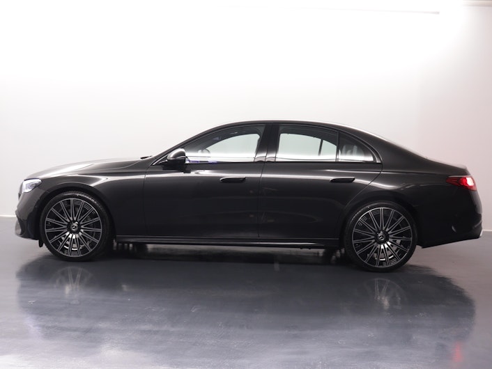 Vehicle image MERCEDES-BENZ E 220