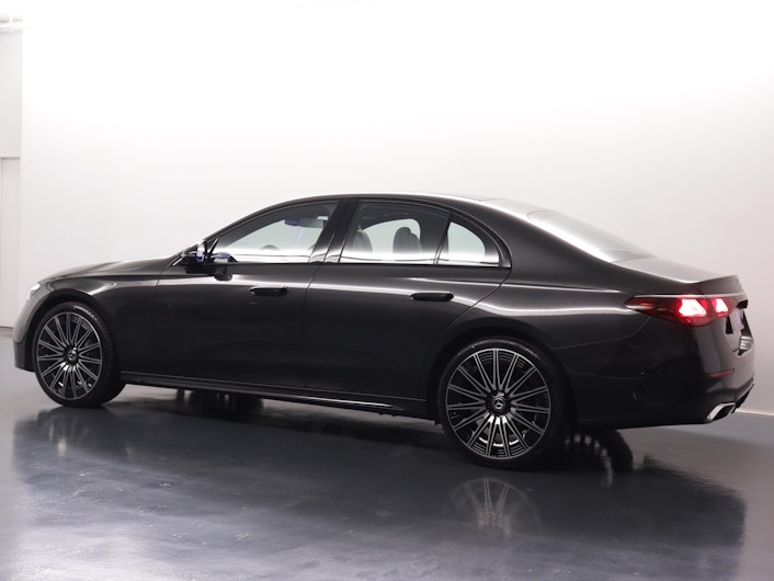 Vehicle image MERCEDES-BENZ E 220