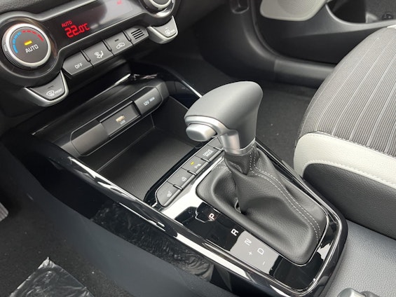 Vehicle image 15 Vehicle image 15