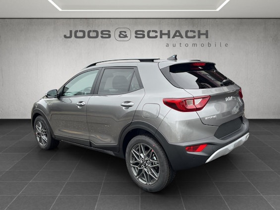 Vehicle image 24 Vehicle image 24