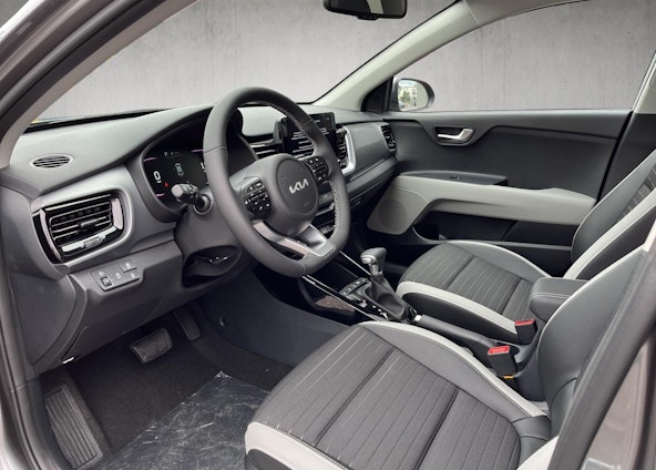 Vehicle image 10 Vehicle image 10