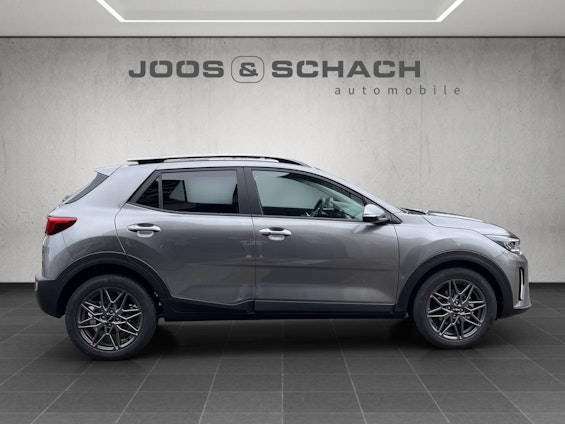 Vehicle image 3 Vehicle image 3