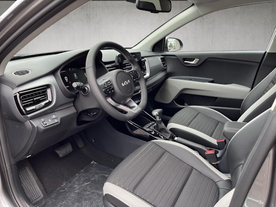 Vehicle image 28 Vehicle image 28