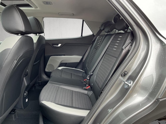 Vehicle image 14 Vehicle image 14