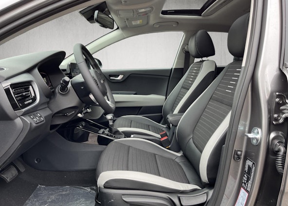 Vehicle image 9 Vehicle image 9