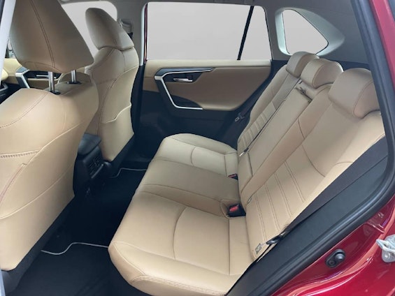 Vehicle image 4 Vehicle image 4